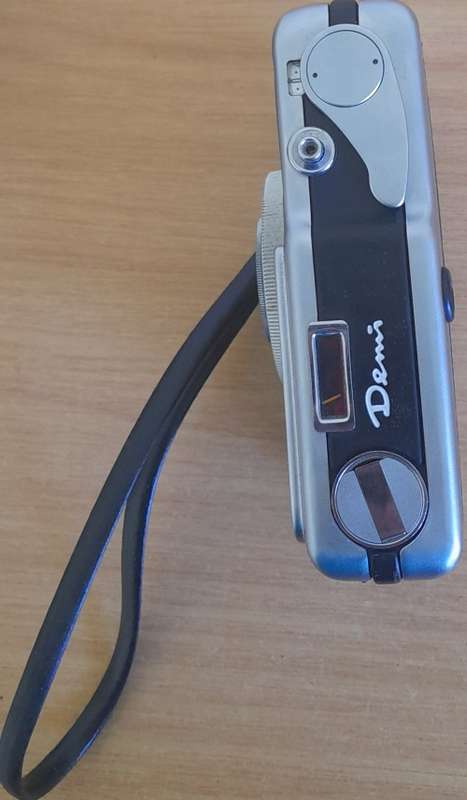 Canon Demi EE17 Point And Shoot 35mm Half Frame Film Camera (QC0194)