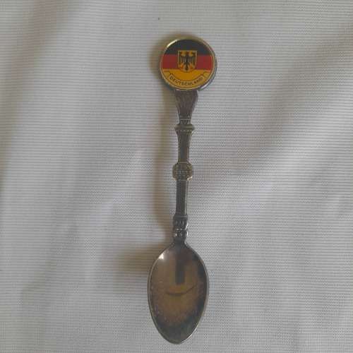 6 x Assorted Souvenir Spoons from Around the World (QC0039)