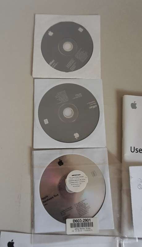 Apple EMac G4 - Vintage  Desktop All In One Computer  (QC0287)