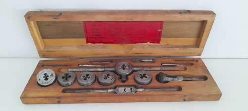 Vintage Greenfield Little Giant No 0, Tap and Die Screw Plate Set In Original Case