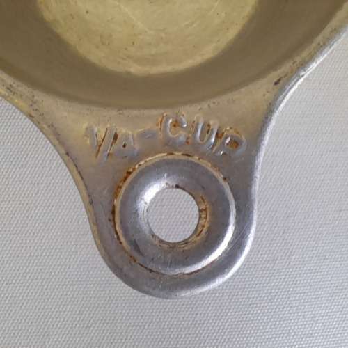 Vintage Measuring Cups 4 Piece Set (FOR LWatts)