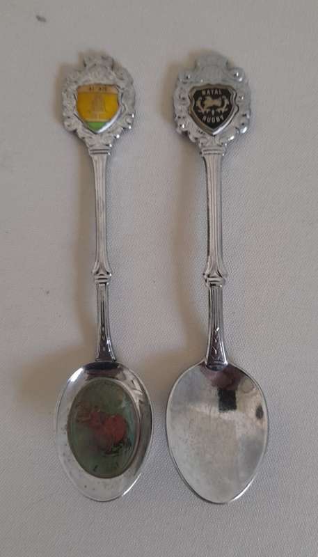 Set of 19 Souvenir Teaspoons (QC0902)