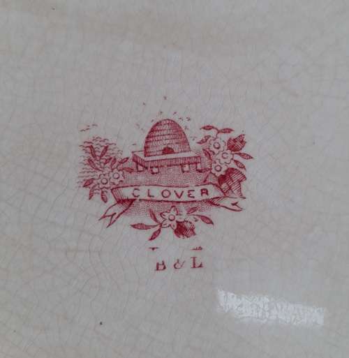 Vintage Clover box (QC0724)