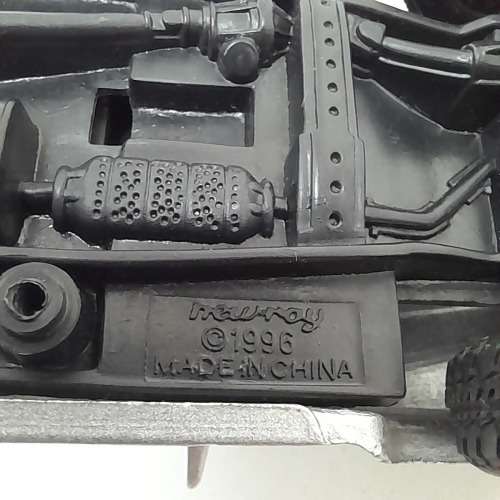 Halsall 1/32 Land Rover Defender Die Cast Model (QC0737)