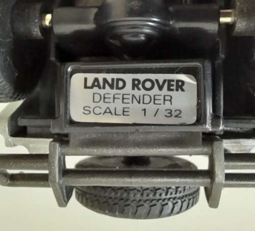 Halsall 1/32 Land Rover Defender Die Cast Model (QC0737)