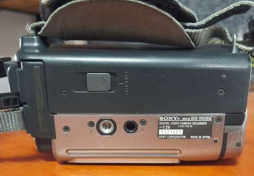 Sony Handycam DCR-TRV285E Video Camera