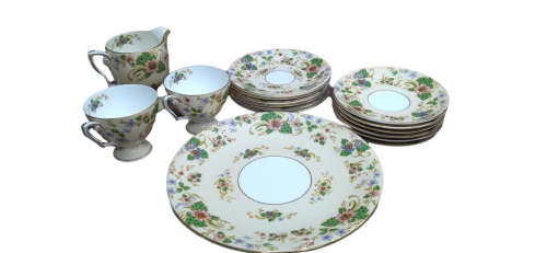 Royal Worcester 21377 16 Piece Incomplete Set