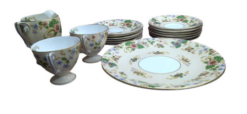 Royal Worcester 21377 16 Piece Incomplete Set