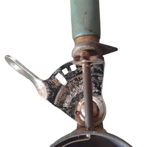 Vintage Nutbrown England Ice Cream Scoop