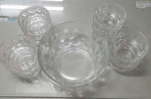 Arcoroc France Thumbprint Trifle Bowl And 12 Matching Sundae Dishes And Medium Thumbprint Bowl