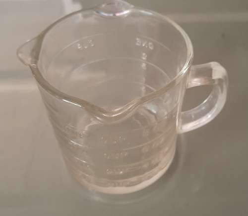 Federal Glass Measuring Cup With Three Pour Spouts