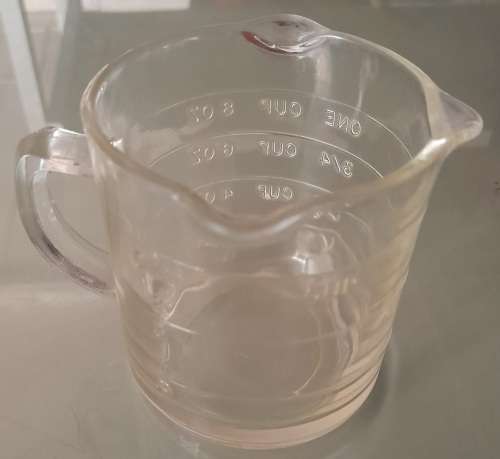 Federal Glass Measuring Cup With Three Pour Spouts