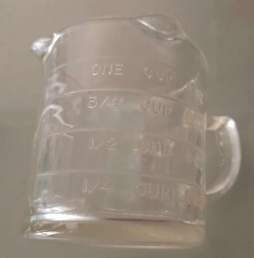 Federal Glass Measuring Cup With Three Pour Spouts