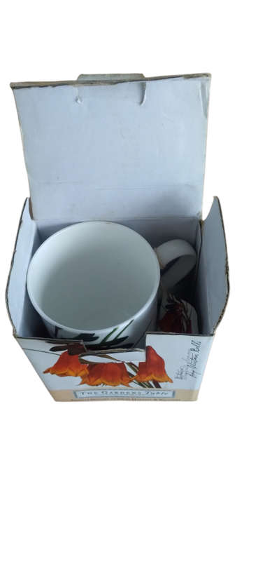 The Gardens Table Collectable Mug - Large Christmas Bells