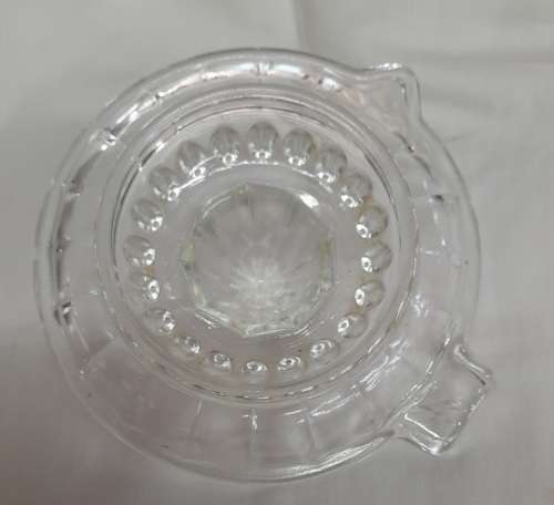 Vintage Clear Glass Juicer Citrus Fruit Squeezer Seed Strainer Pour Spout