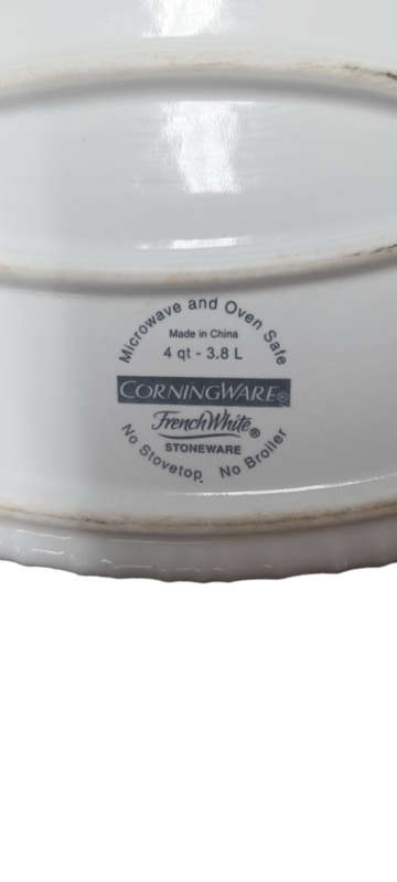 Corningware French White 4 qt / 3.8L Oval Casserole Dish