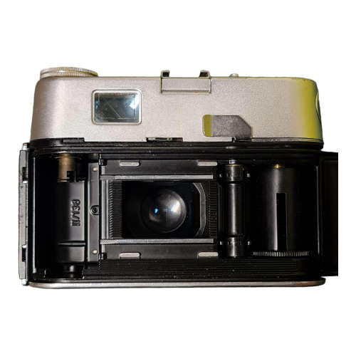 Vintage Voigtlander Vitoret F 35mm film camera with leather case.