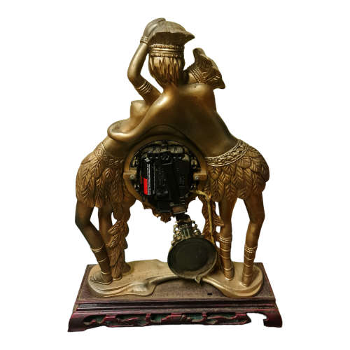 Xinjin Clock - quarts, plastic pendulum clock.
