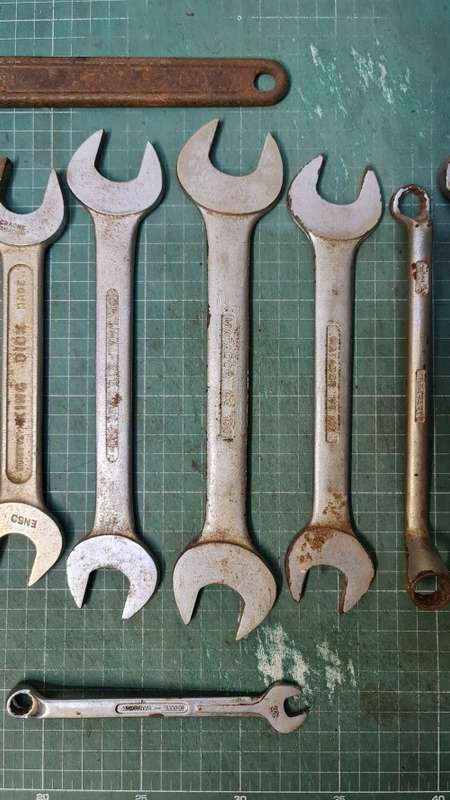Various Spanners : 1 flat end / 1 combination / 5 rings / 8 open ends