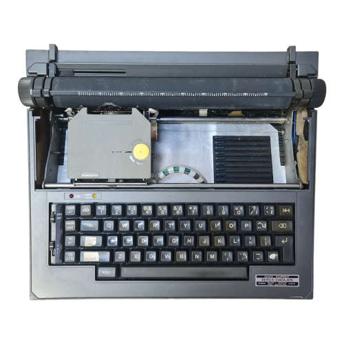 Olivetti Praxis 20 typewriter - Selling as spares