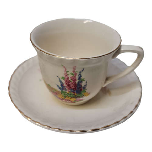 Old English M Johnson Bros England. 4 cups and saucers