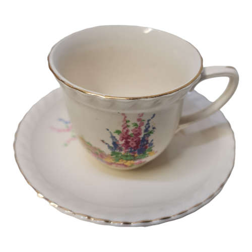 Old English M Johnson Bros England. 4 cups and saucers