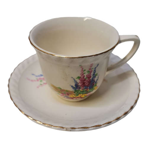 Old English M Johnson Bros England. 4 cups and saucers