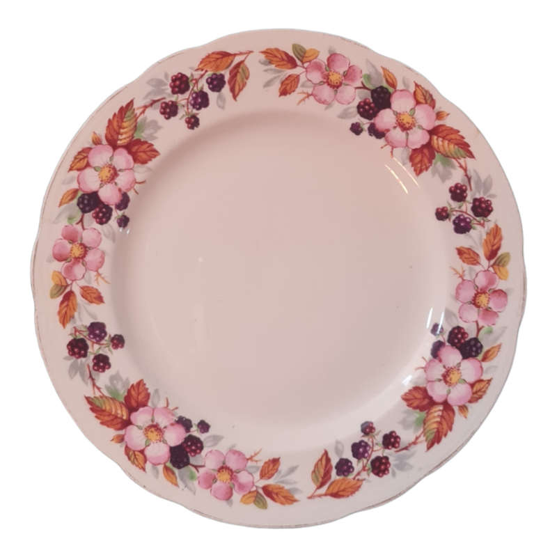 Vintage Alfred Meakin flower and berries    QC3927