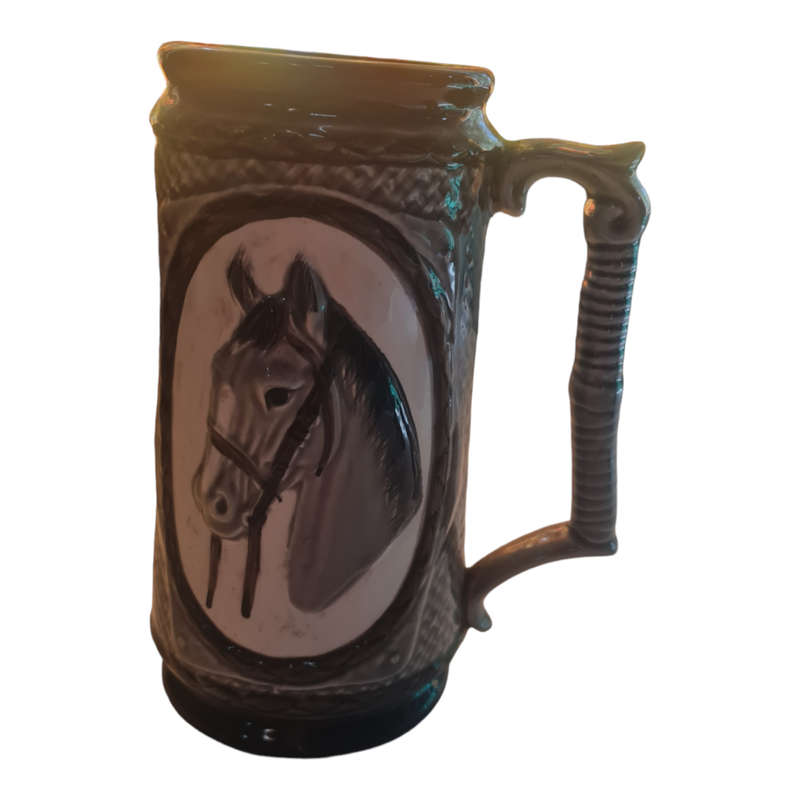 Beer mugs with the image of a horse RB