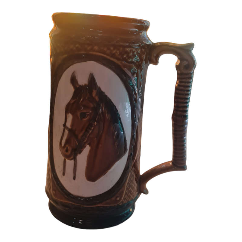 Beer mugs with the image of a horse RB