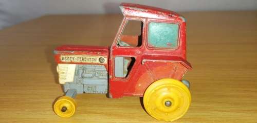 Vintage Lesney Matchbox K3 Massey Ferguson Tractor Model (QC0017)