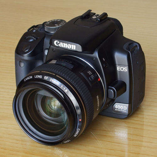 CANON 400D With EFS 18-55mm Lens 1GB MEMORY CARD EXCELELNT CONDITION