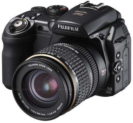 FujiFilm S9600  FinePix    9.0MegaPixels  4Gig Memory Card 28-300mm Lens