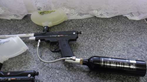 2 Piranha paintball guns