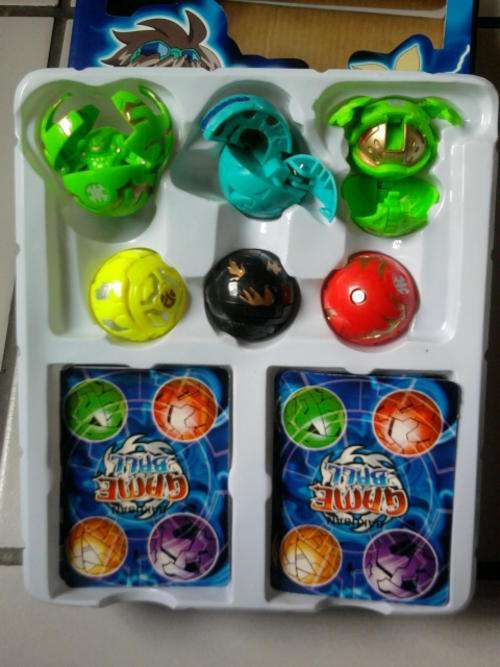 BAKUGAN TOY 6 IN 1 SET AND METAL CARDS