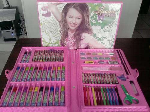 BRAND NEW 86 PIECE CARTOON CHARACTER HANNAH MONTANA ART SET