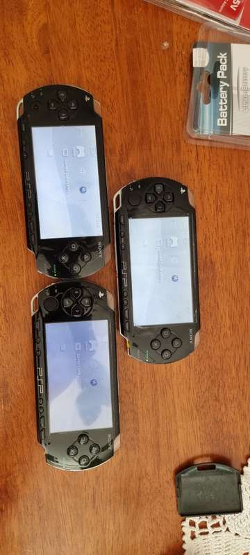 3 x Modded PSP 1000 with 128gb Sd card and battery and chargers
