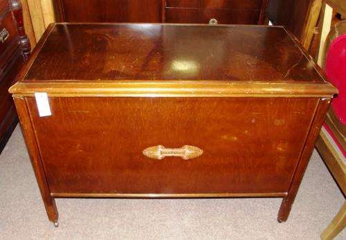 ORIGINAL OAK BEDDING BOX