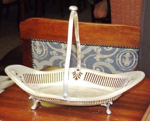 SILVER PLATED SWEETS TRAY (GH88)