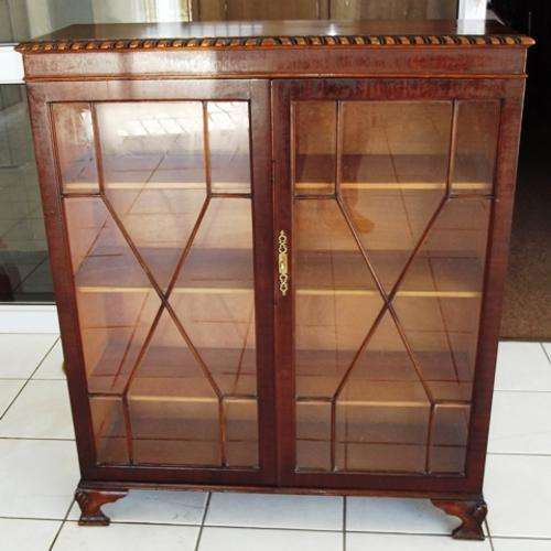 PERFECT ENGLISH MAHOGANY BOOKCASE (3C16)