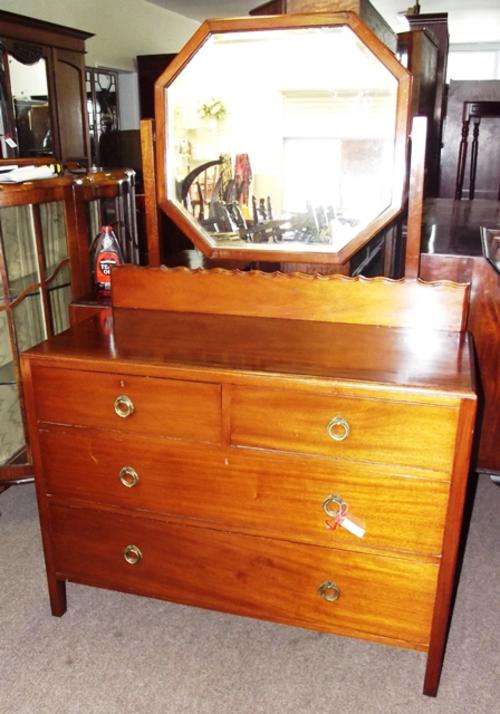 ENGLISH MAHOGANY DRESSING CHEST (3C21)