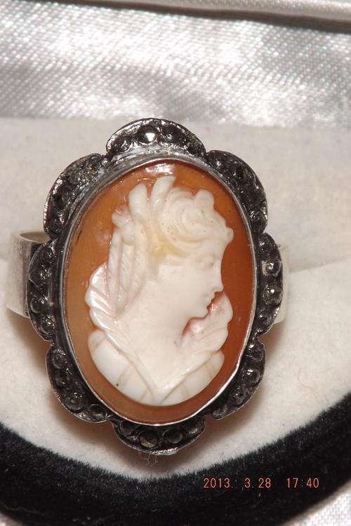 Superb Vintage Cameo Ring in Serling Silver