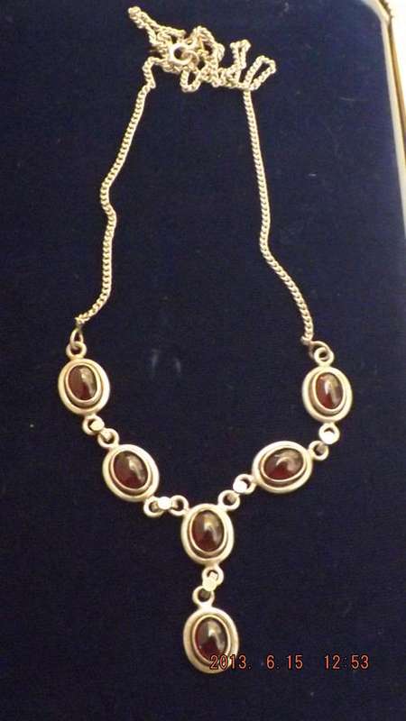 Wonderful Vintage Cabachon Garnet and Sterling Silver Necklace