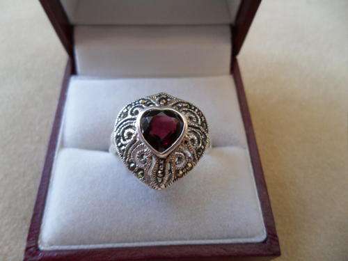 Beautiful Vintage Style Sterling Silver Ring With Marcasite And Heart Shaped Garnet