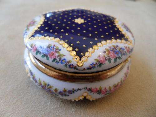 Absolutly Beautiful Snuff Box