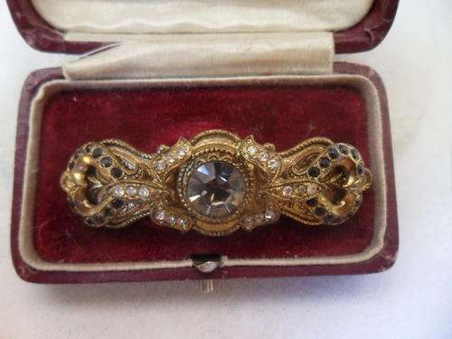 Beautiful Antique Paste Brooch.