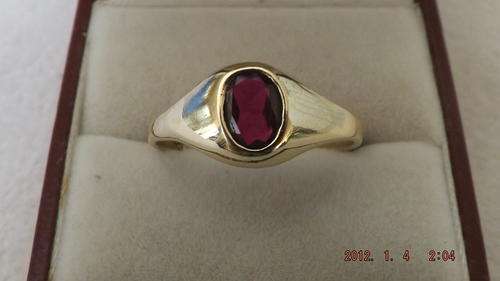 Wonderful 9 carat Gold Ring Set With a Good Quality Ruby.
