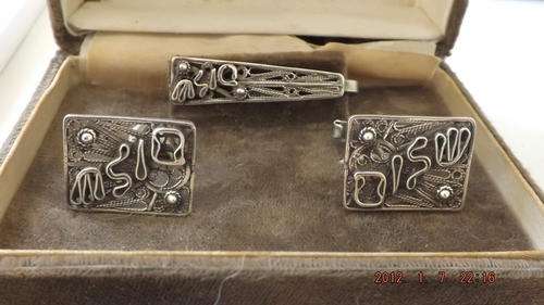 Vintage Sterling Silver Cuff Links And Tie Pin.