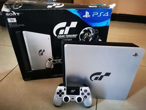 PS4 1TB Granturismo Limited Edition Console with Red Dead Redemption 2