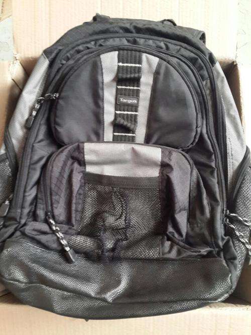 Second Hand Dell Targus BackPacks in mint condition - Box of 10 bags. Bidding per Bag